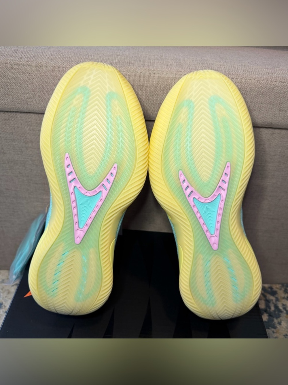 Adidas Anthony Edwards 2 J Basketball Shoes “Easter” Size 6 Youth / 7.5 Women’s - Picture 5 of 9